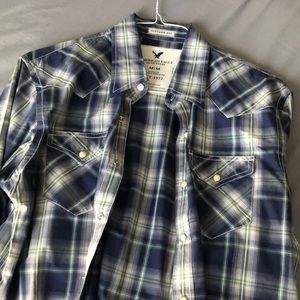 Men’s pearl snap AE shirt, size M, like new!